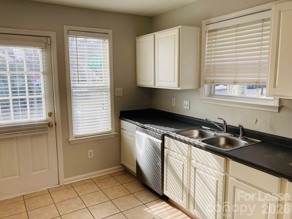 8004 Strandhill Road - Photo 7