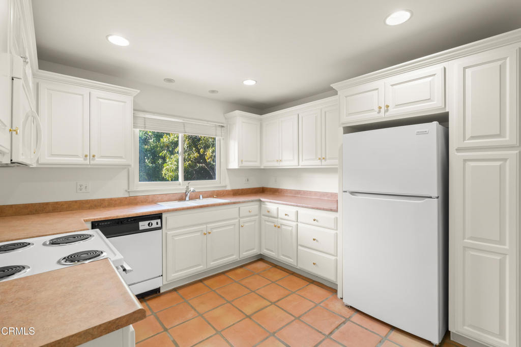 13922 Foothill Road - Photo 32
