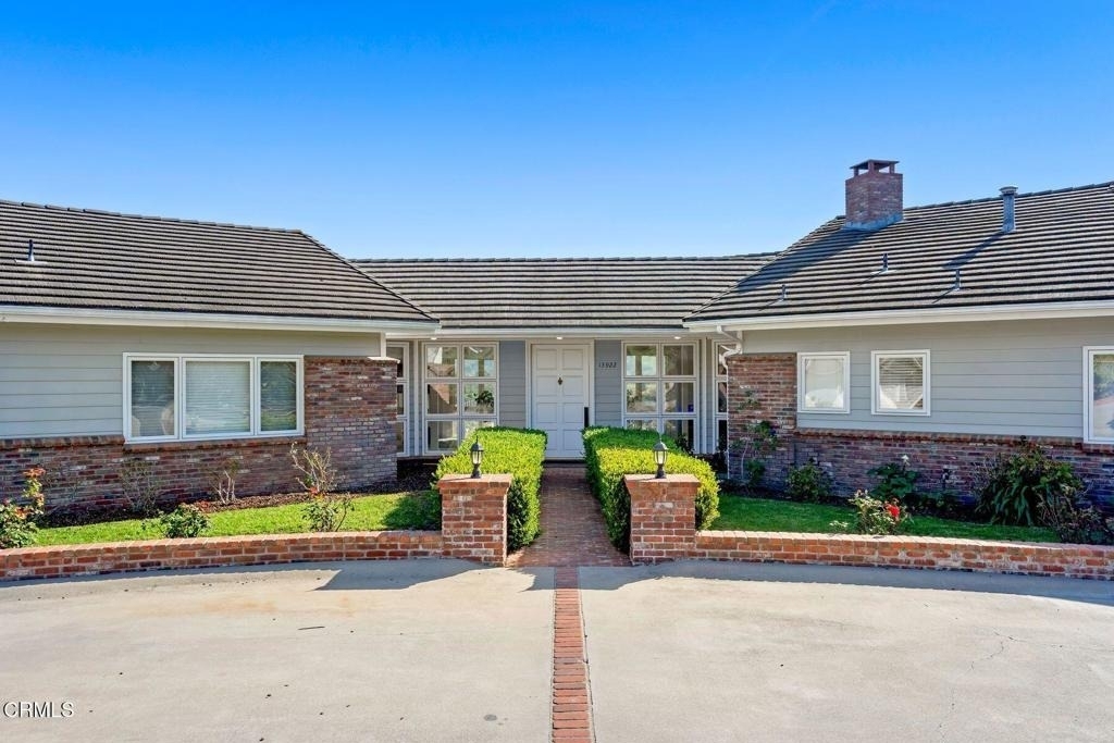 13922 Foothill Road - Photo 2