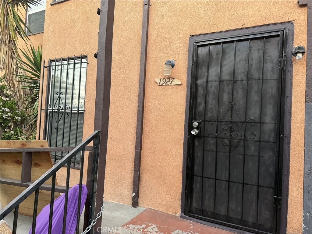 1925 1/2 W 35th - Photo 1