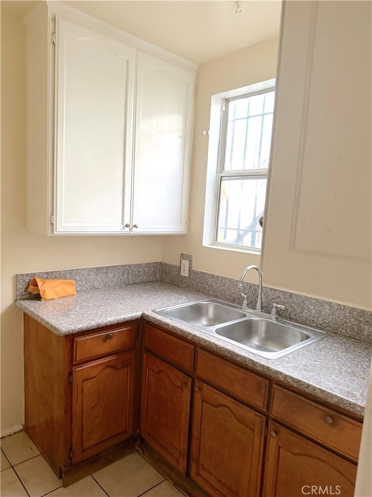 1925 1/2 W 35th - Photo 7