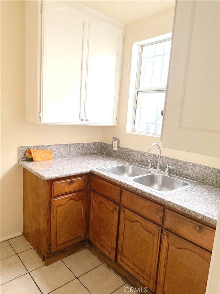 1925 1/2 W 35th - Photo 6