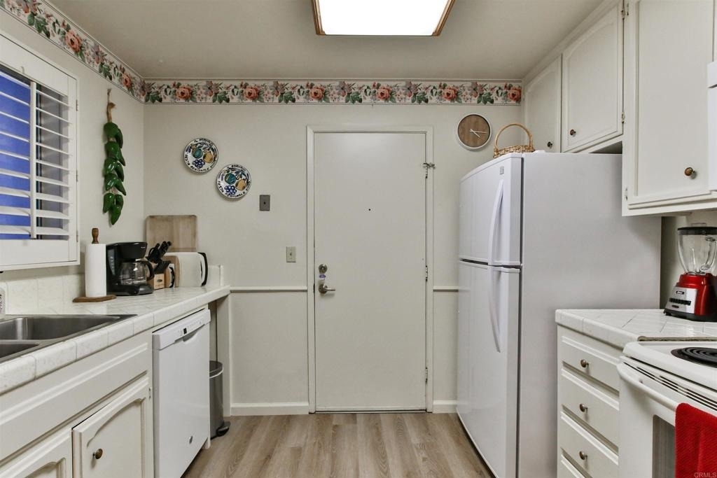 1068 Isabella Avenue - Photo 13