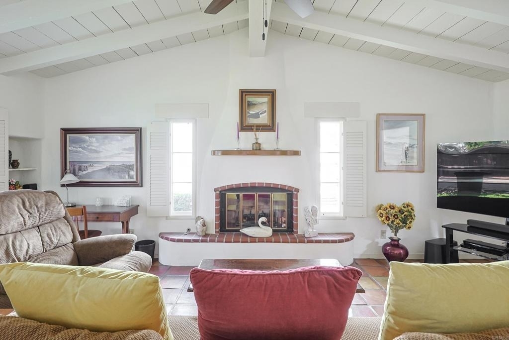 817 Margarita - Photo 2
