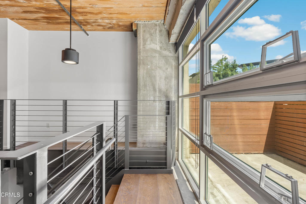530 S Hewitt Street - Photo 20
