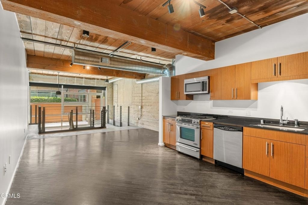 530 S Hewitt Street - Photo 12
