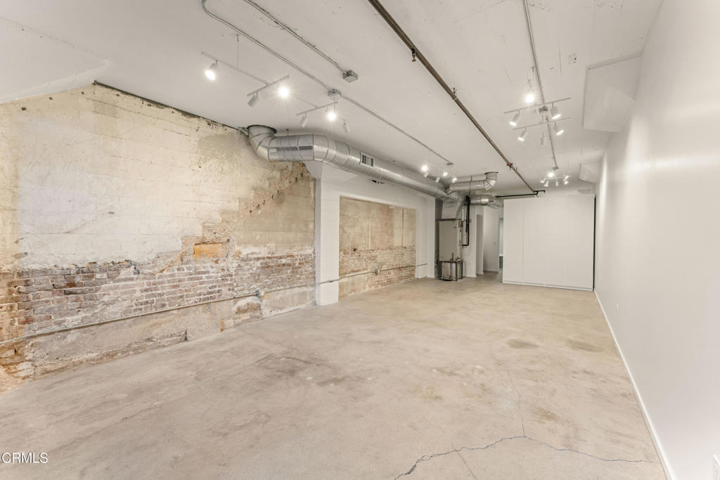 530 S Hewitt Street - Photo 34