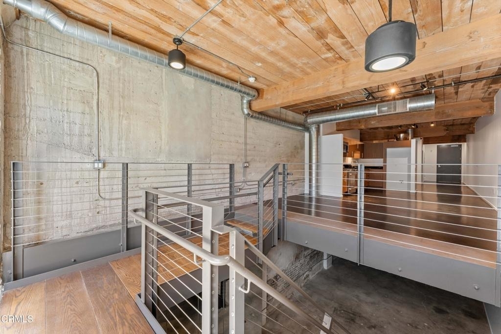 530 S Hewitt Street - Photo 30