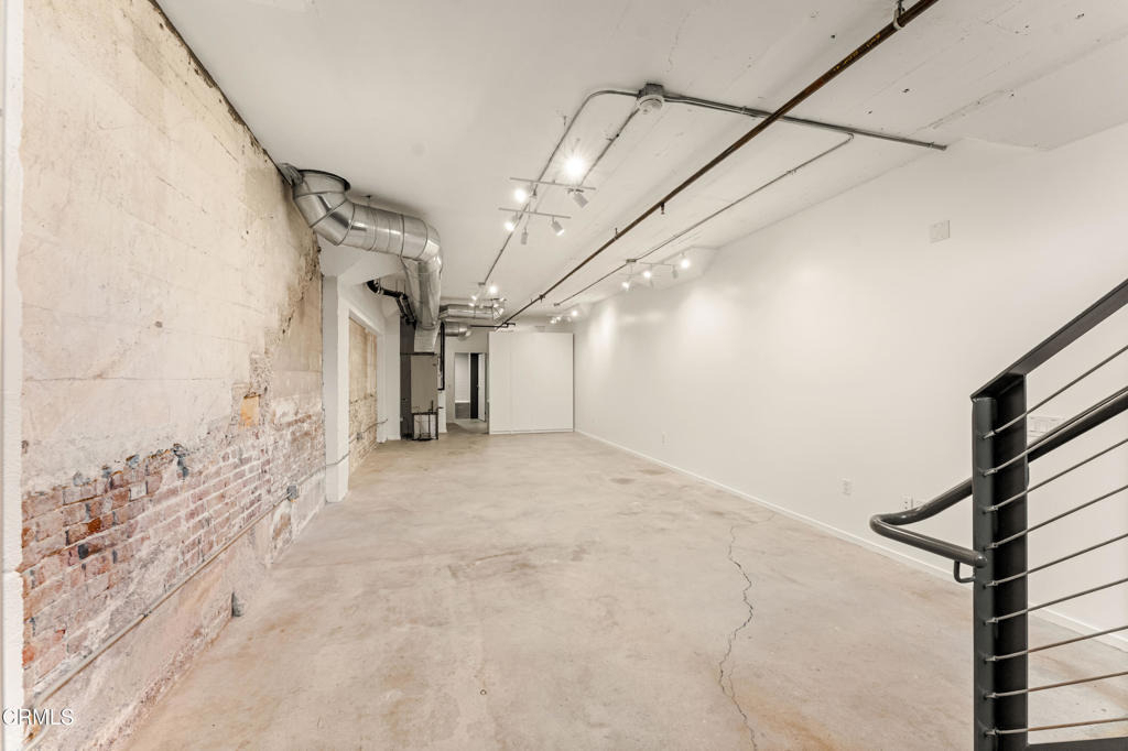 530 S Hewitt Street - Photo 33