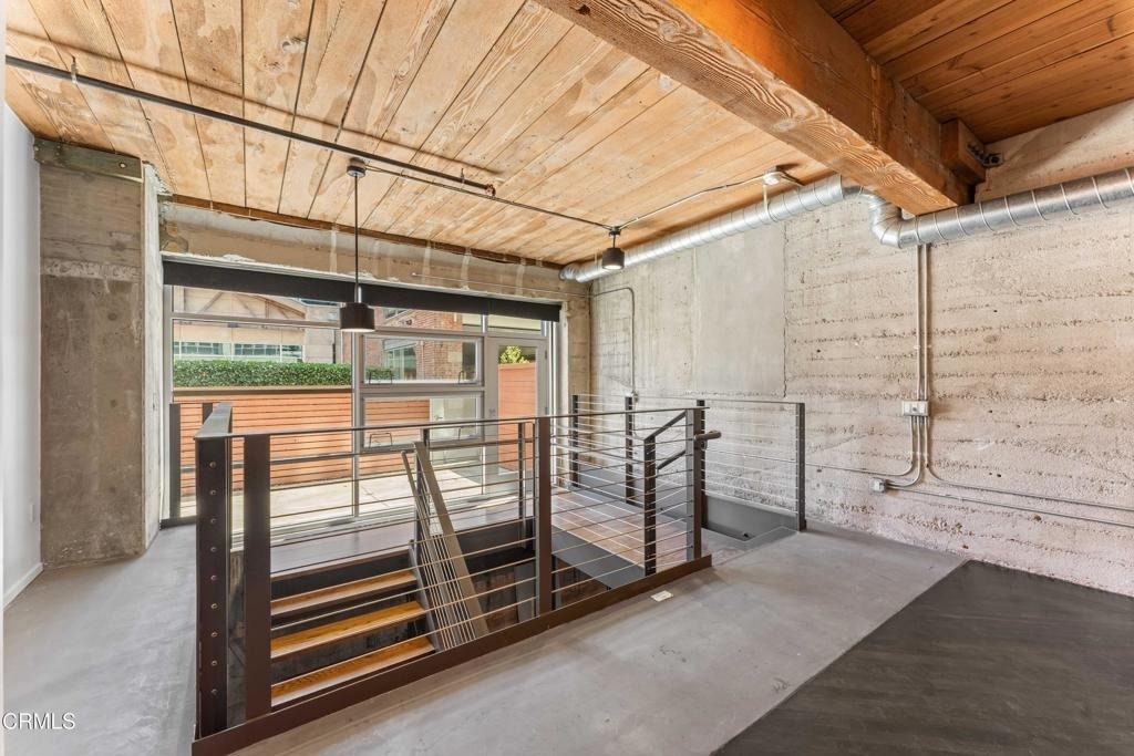 530 S Hewitt Street - Photo 14