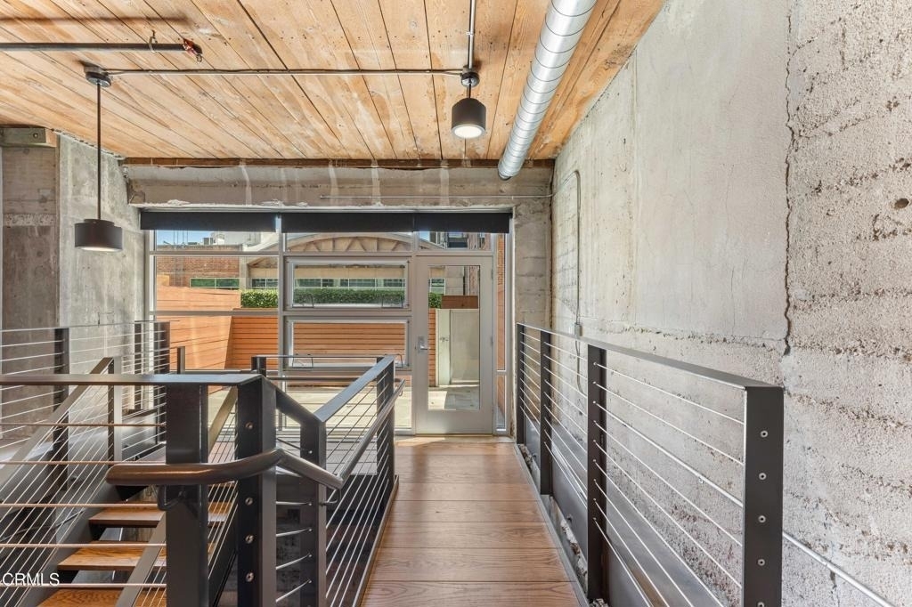 530 S Hewitt Street - Photo 18