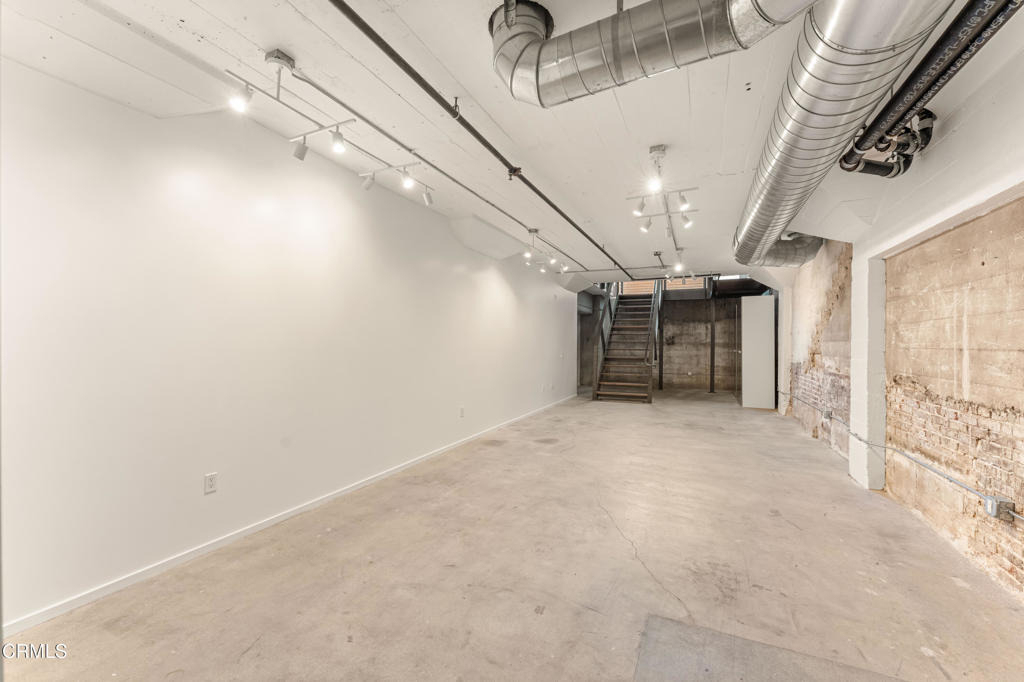 530 S Hewitt Street - Photo 36