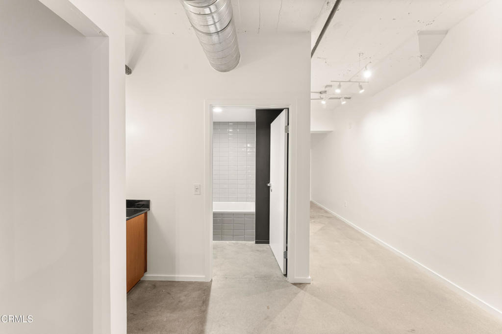 530 S Hewitt Street - Photo 38