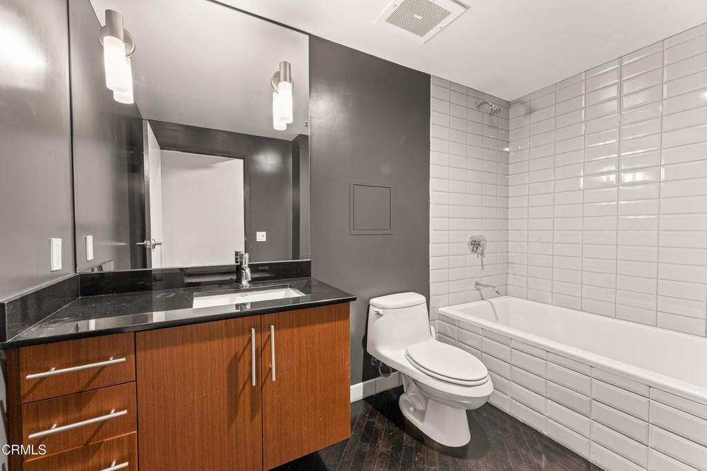 530 S Hewitt Street - Photo 7