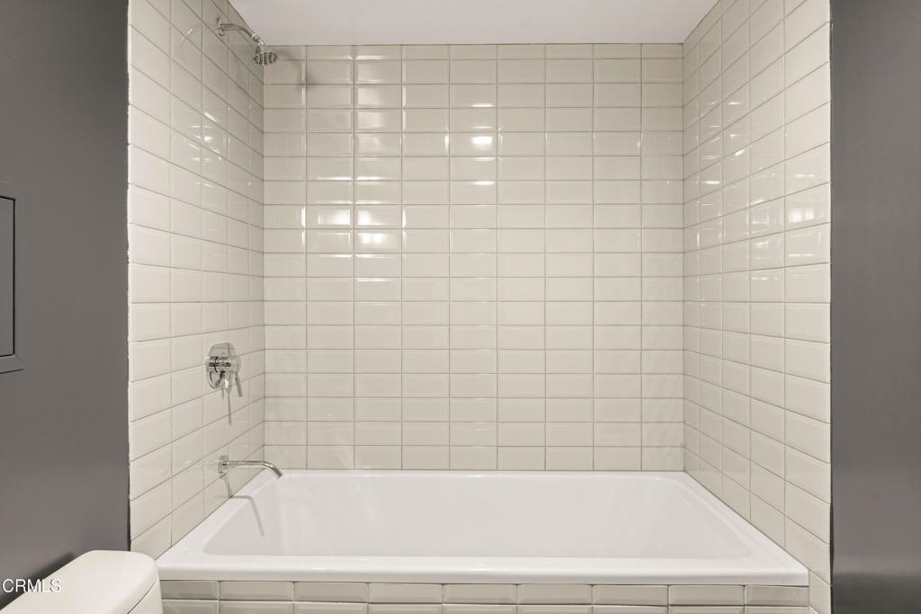 530 S Hewitt Street - Photo 8