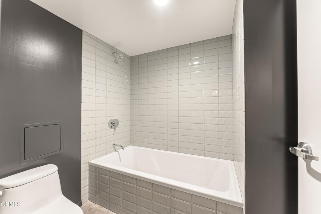 530 S Hewitt Street - Photo 44