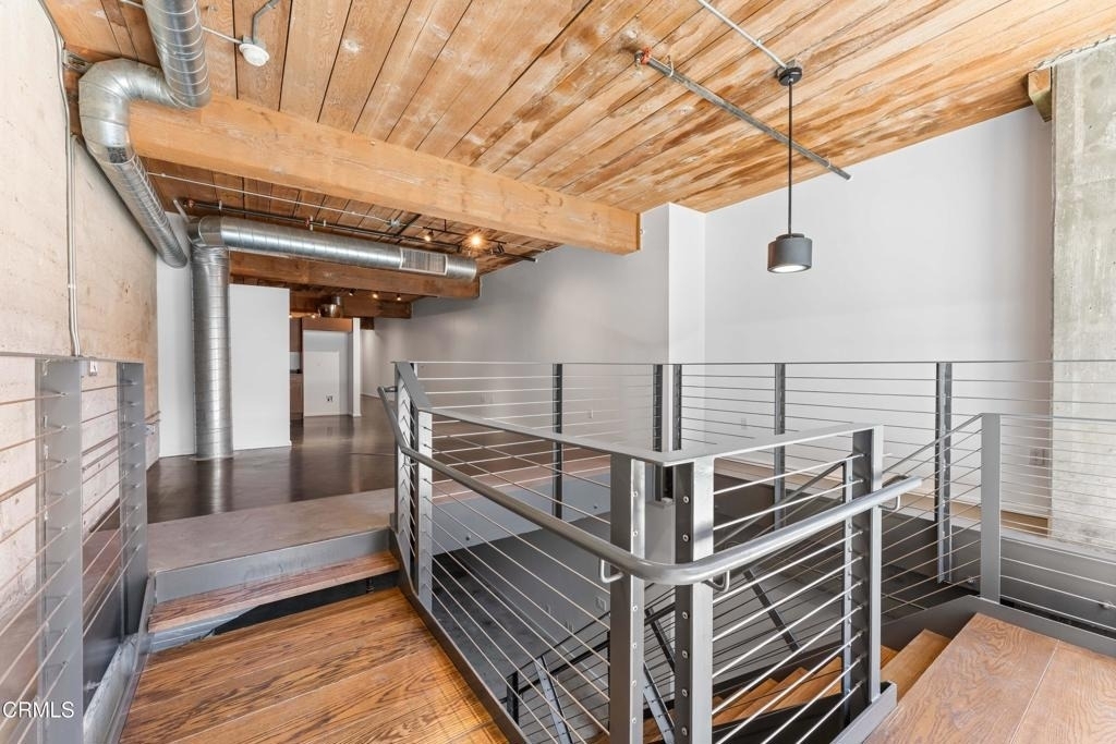 530 S Hewitt Street - Photo 19