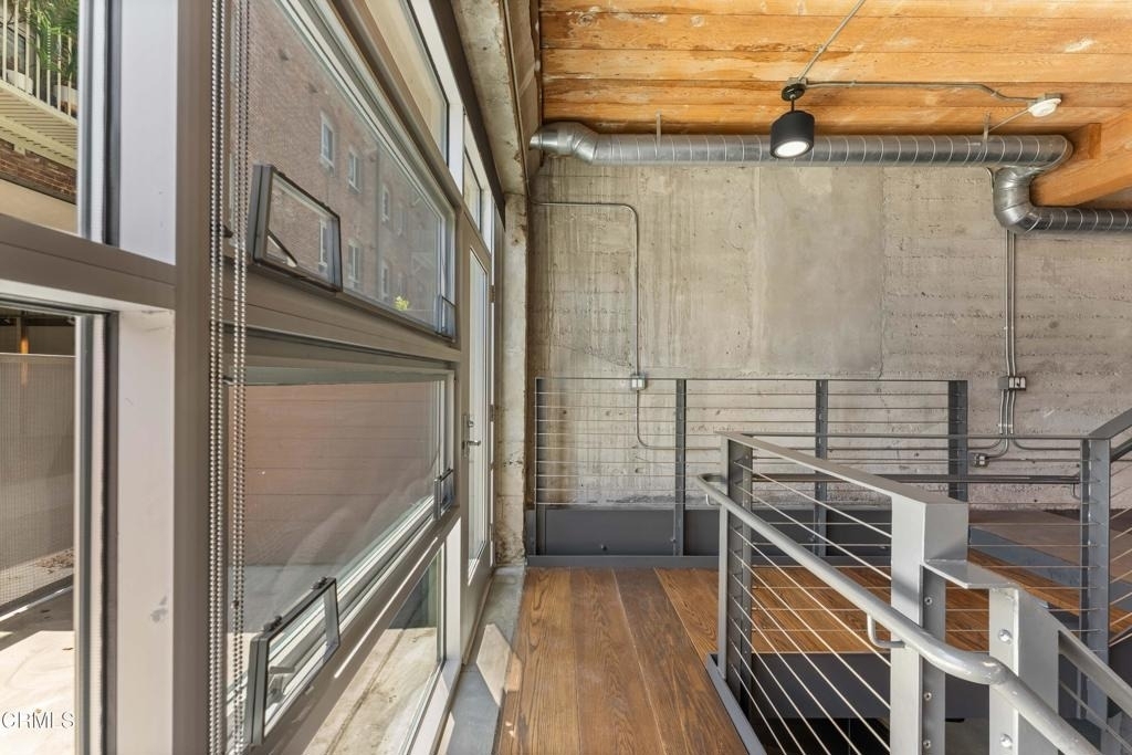 530 S Hewitt Street - Photo 29