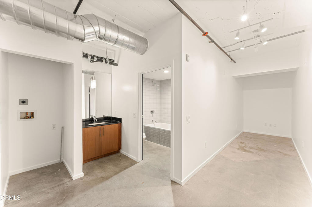 530 S Hewitt Street - Photo 39