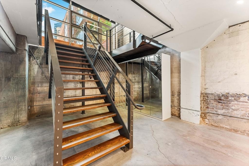 530 S Hewitt Street - Photo 32
