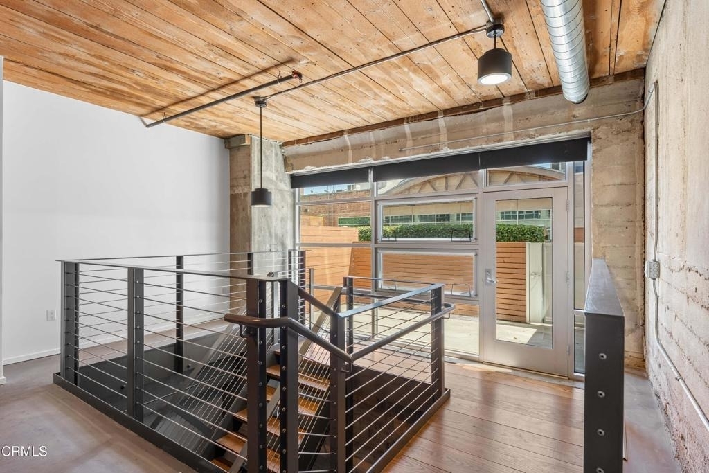 530 S Hewitt Street - Photo 17