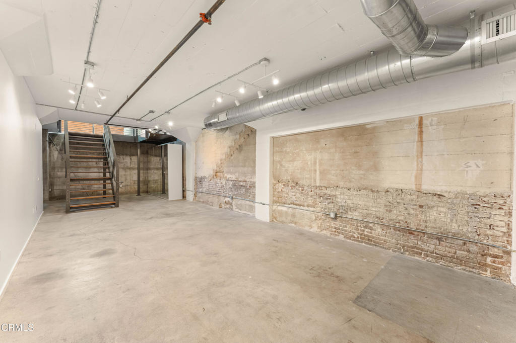 530 S Hewitt Street - Photo 35
