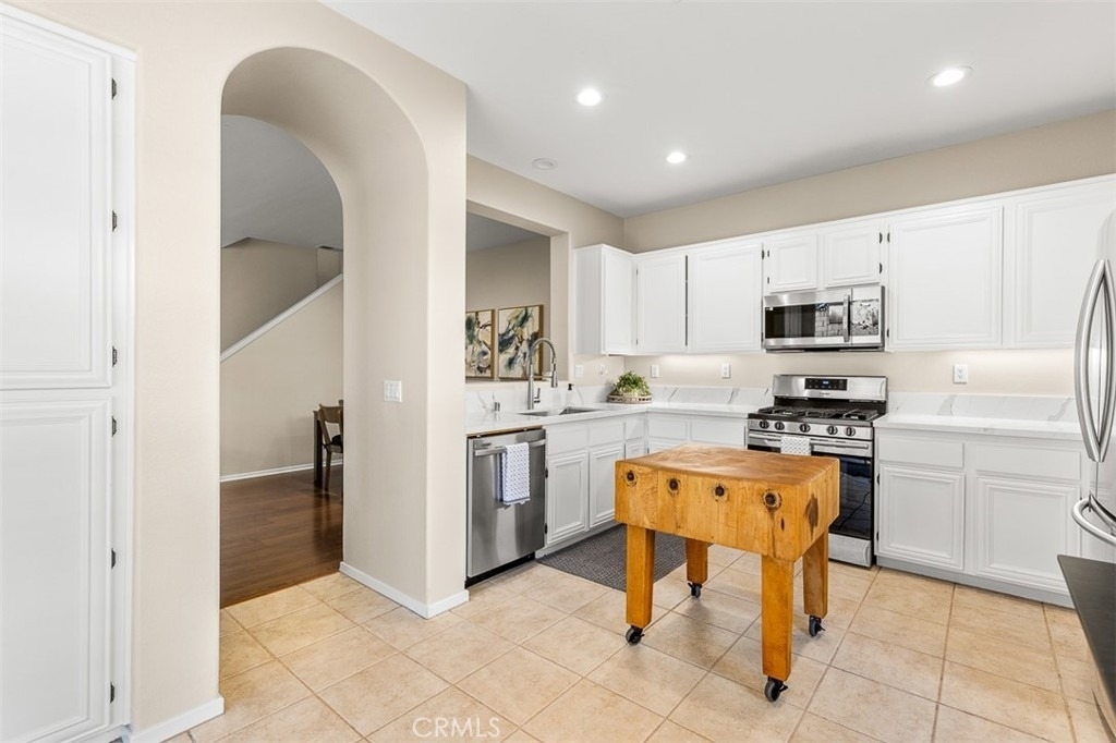638 Sumner - Photo 3