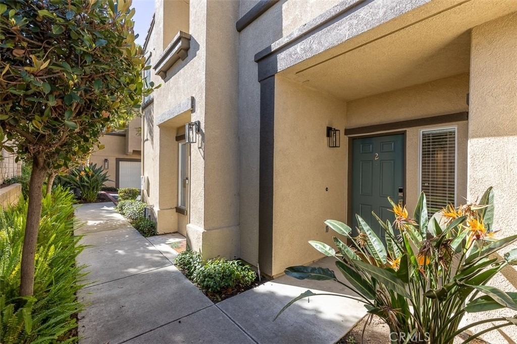 638 Sumner - Photo 1