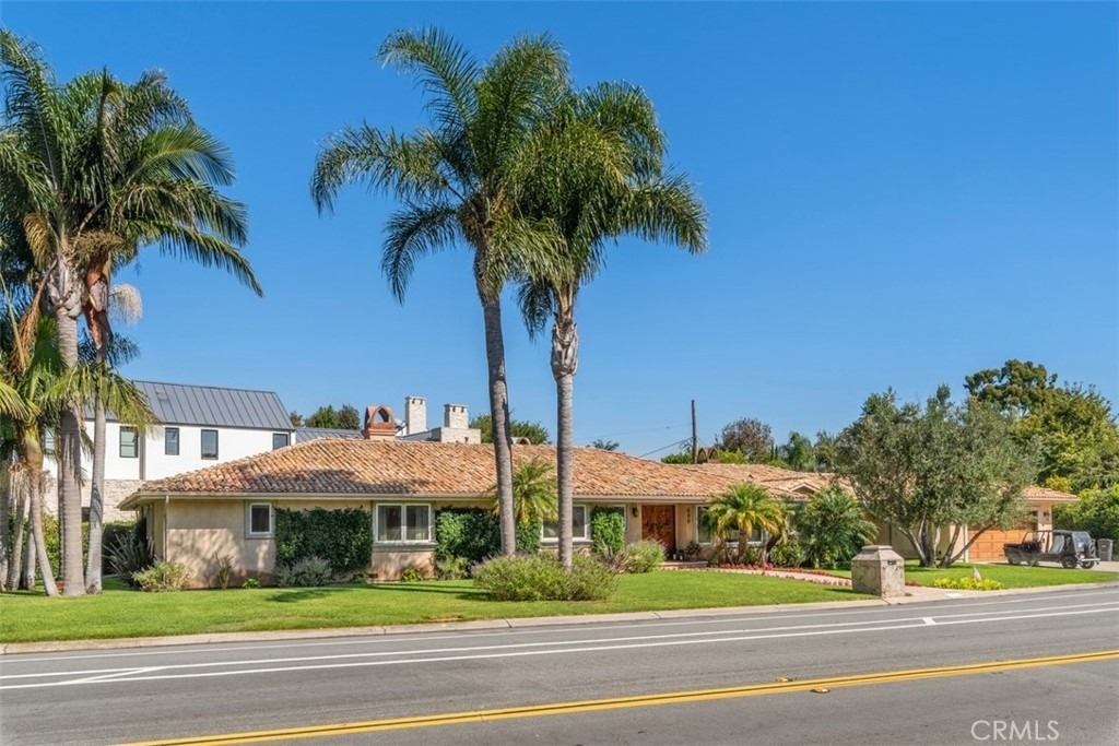 600 Cliff Drive - Photo 1