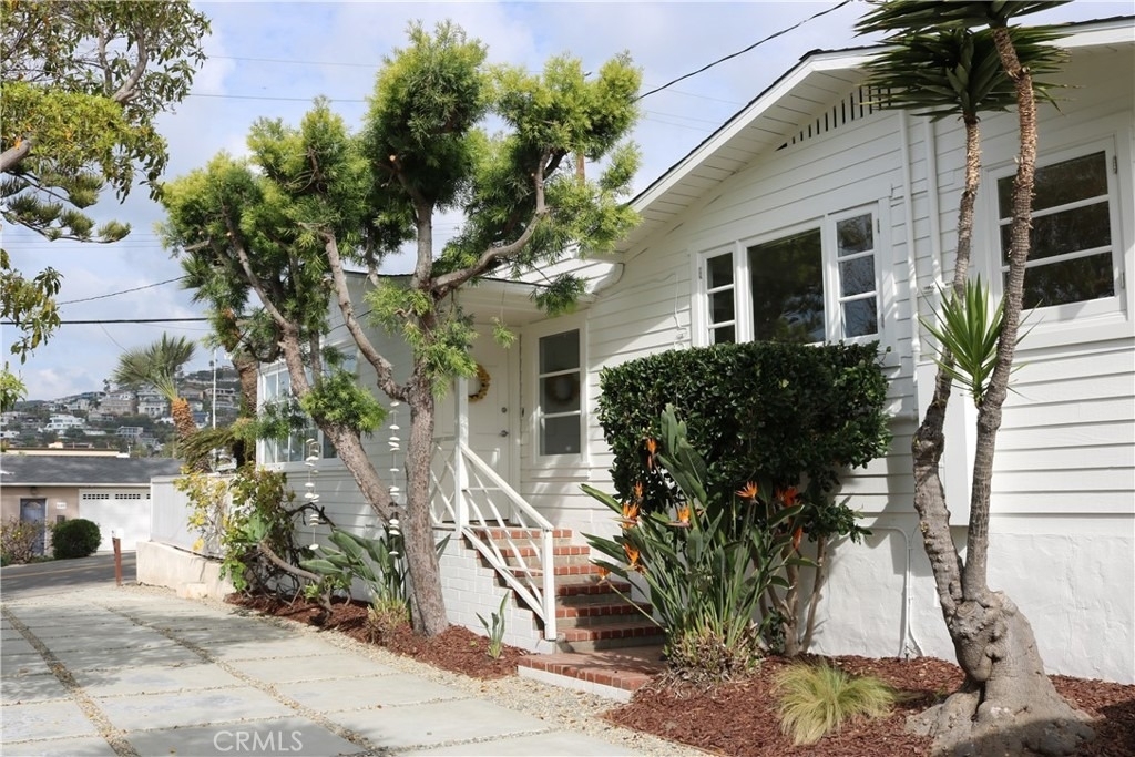 645 Thalia Street - Photo 0