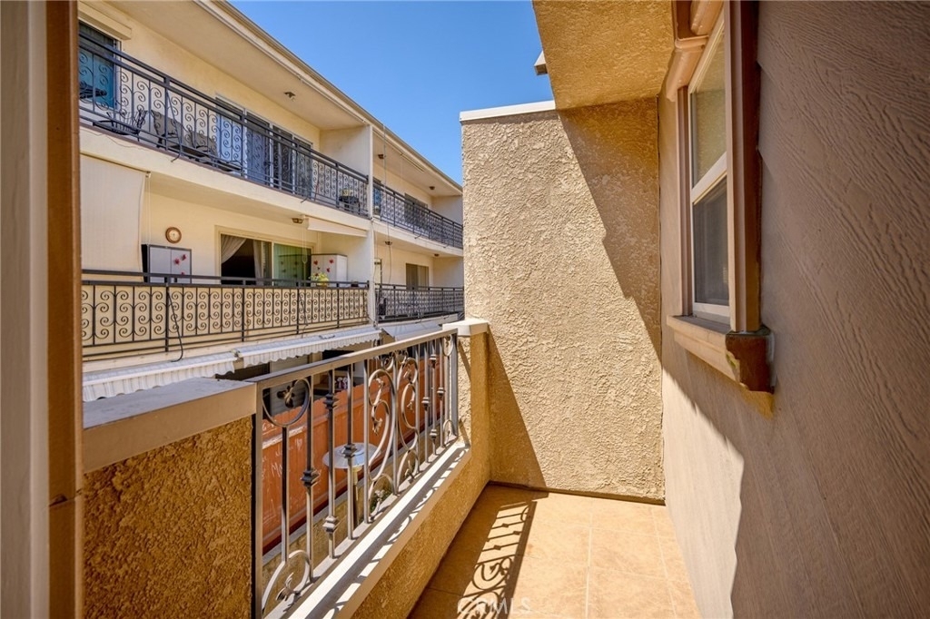 345 W Loraine Street - Photo 16