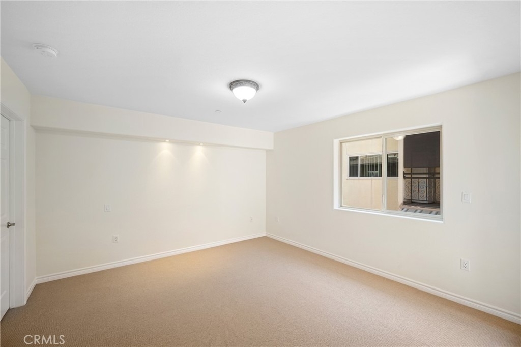 345 W Loraine Street - Photo 14