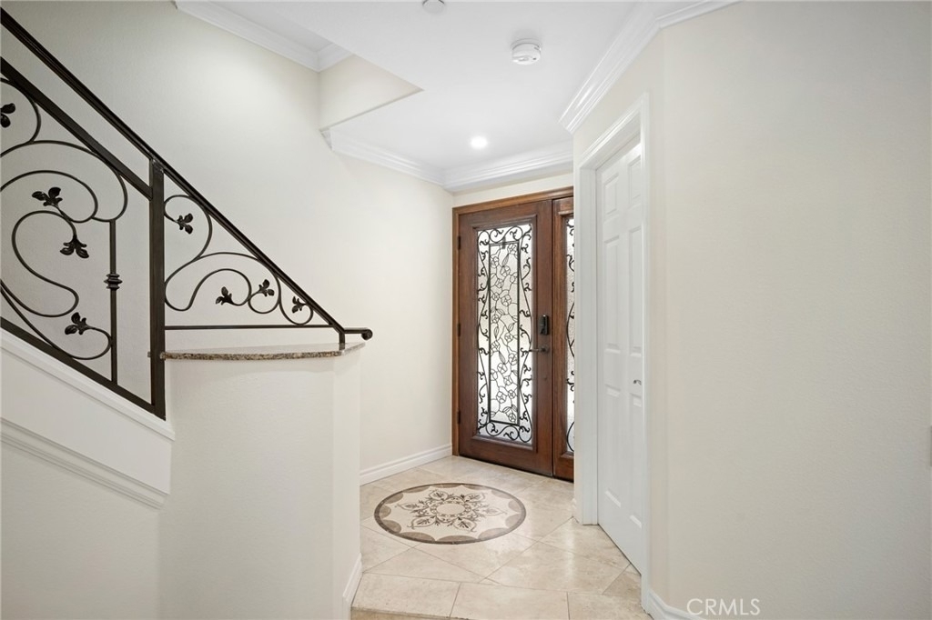 345 W Loraine Street - Photo 3