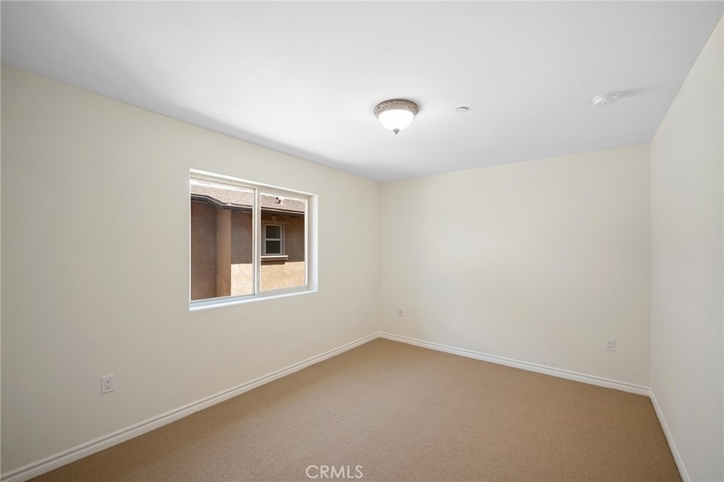 345 W Loraine Street - Photo 20