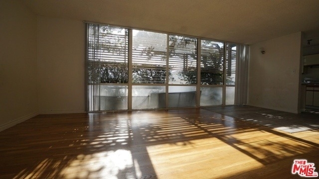 11133 Rose Avenue - Photo 4