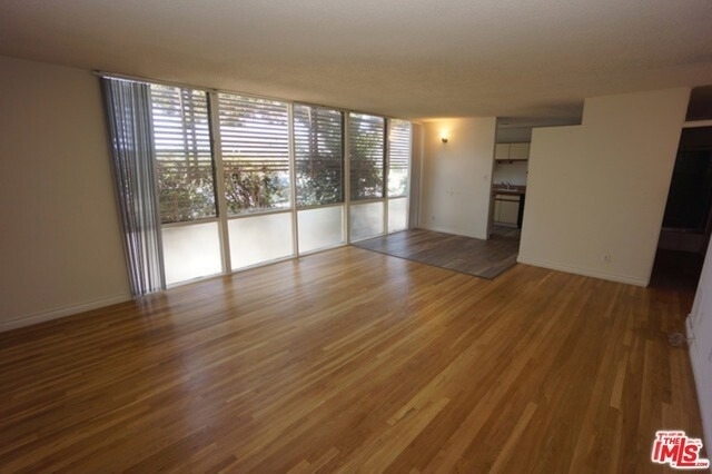 11133 Rose Avenue - Photo 0