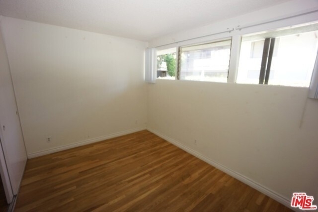 11133 Rose Avenue - Photo 16