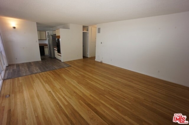 11133 Rose Avenue - Photo 2