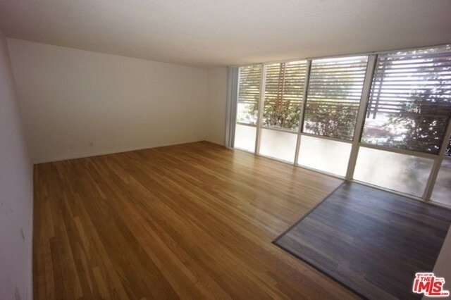 11133 Rose Avenue - Photo 18