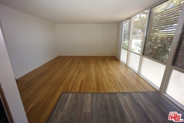11133 Rose Avenue - Photo 5