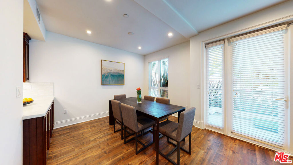 907 S Shenandoah Street - Photo 4