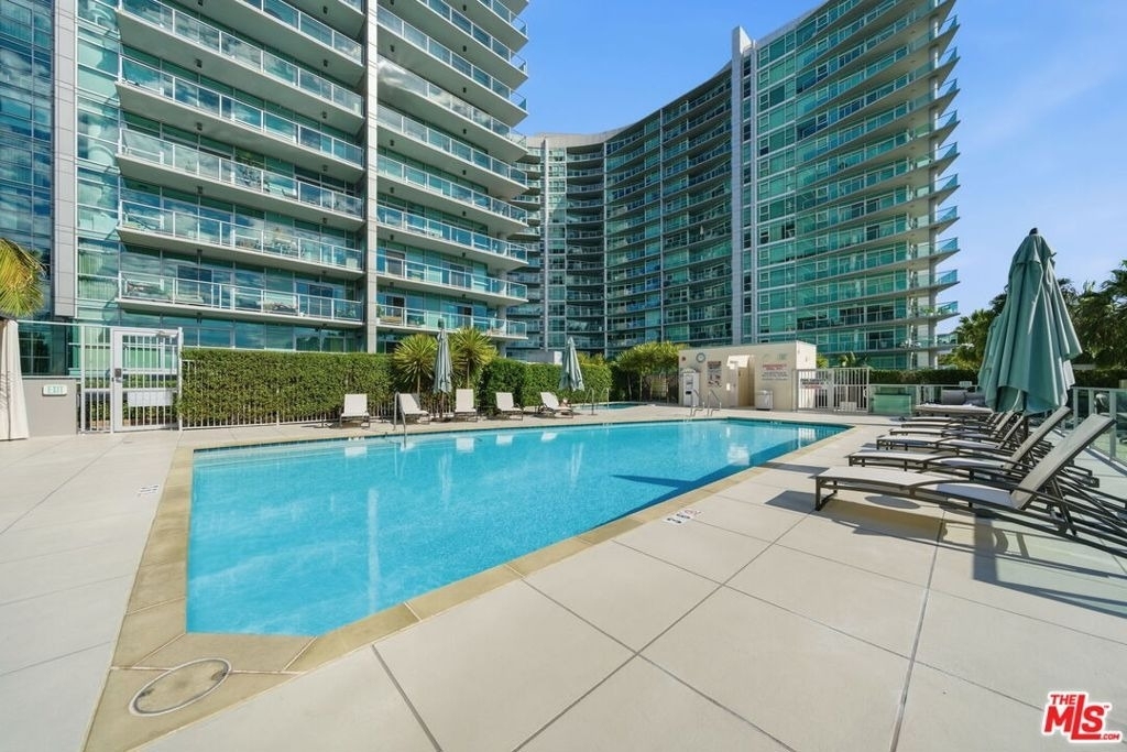 13650 Marina Pointe Drive - Photo 58