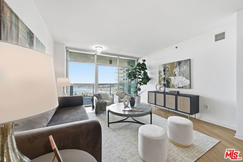 13650 Marina Pointe Drive - Photo 2