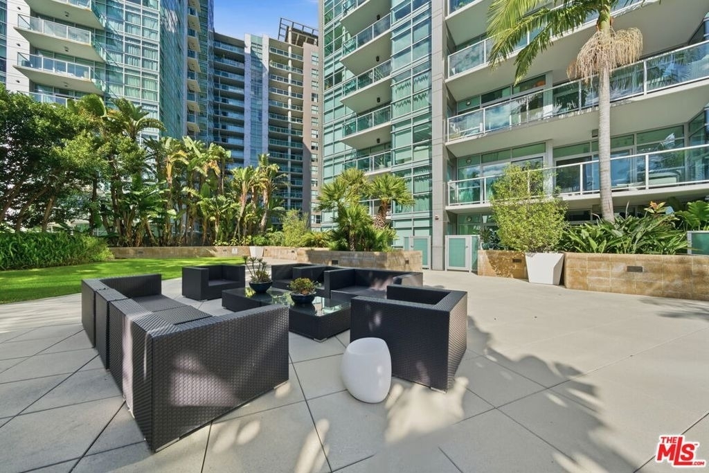 13650 Marina Pointe Drive - Photo 55