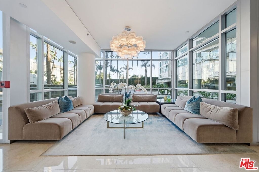 13650 Marina Pointe Drive - Photo 54
