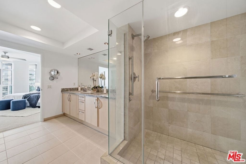 13650 Marina Pointe Drive - Photo 35