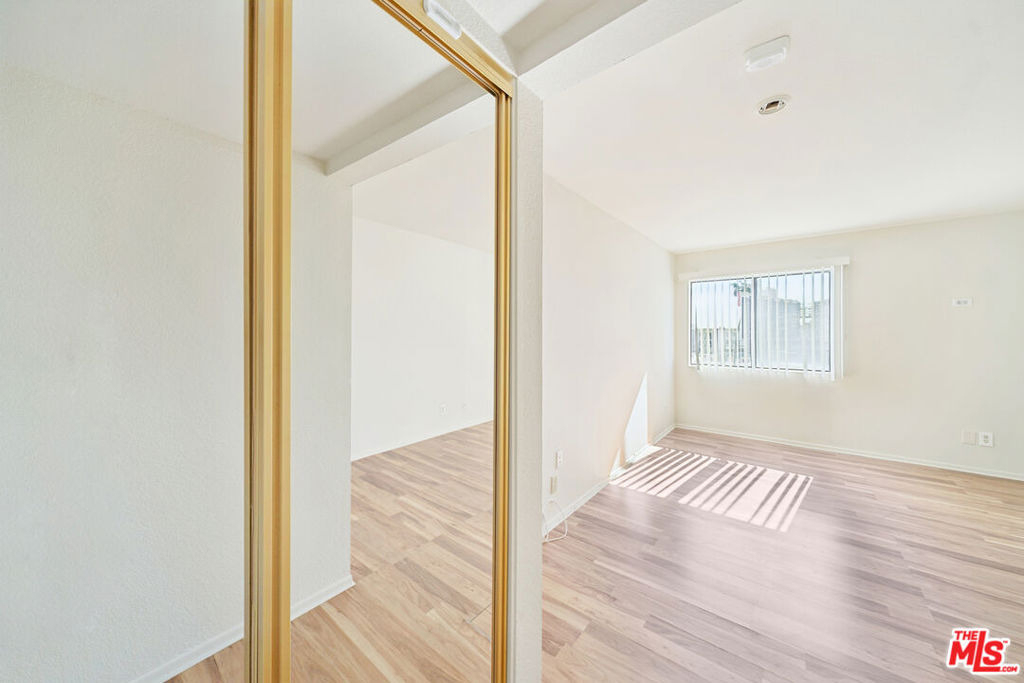 1519 N Martel Avenue - Photo 10