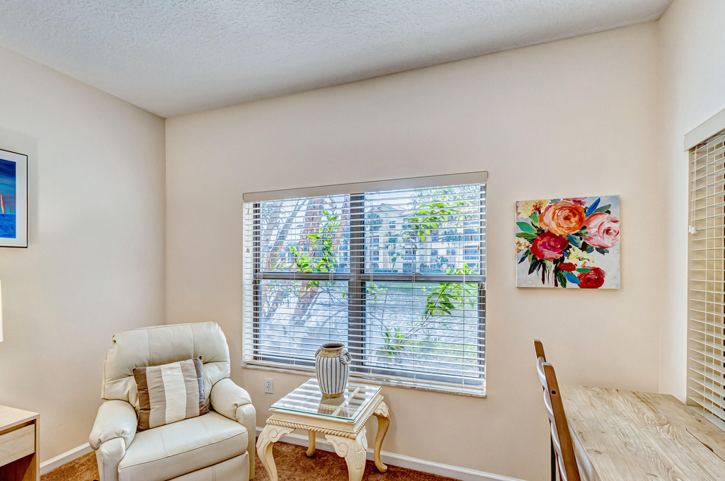200 Uno Lago Drive - Photo 19