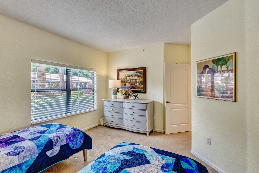 200 Uno Lago Drive - Photo 24