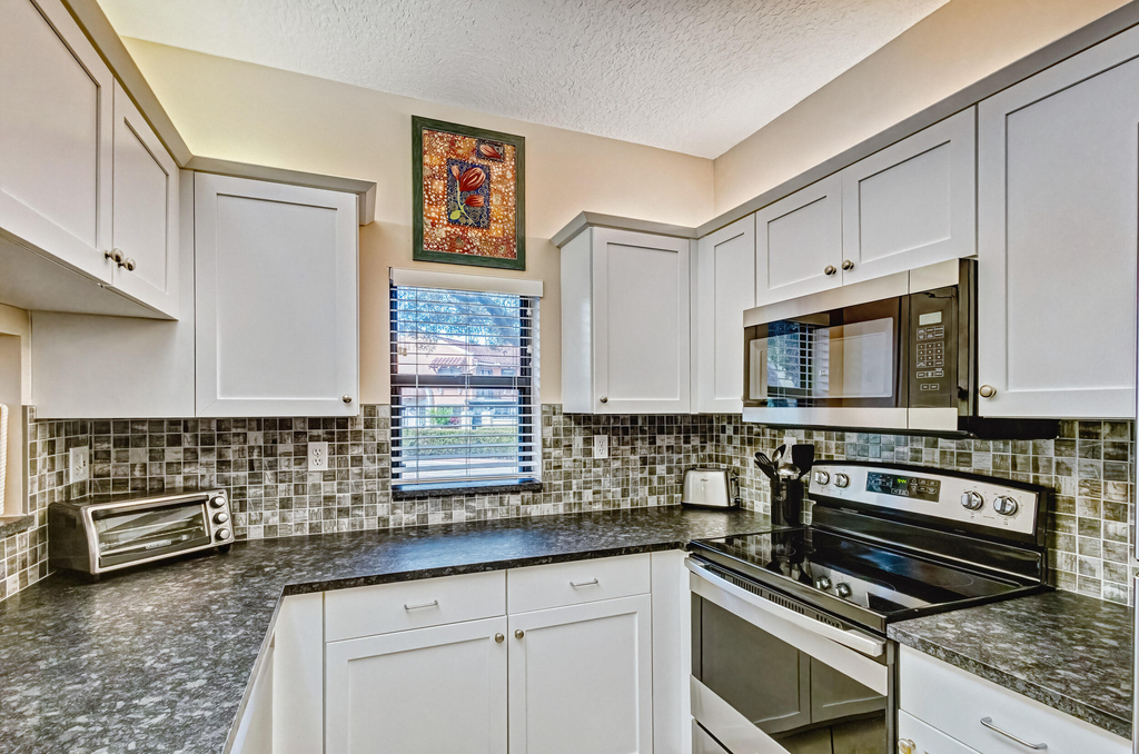 200 Uno Lago Drive - Photo 7